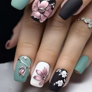 🔥3/$21 Elegant Floral Press On Nails Set - Black, White, and Pink
